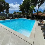 Aparthotel Aquamarina Pavoncella Blu & 4*