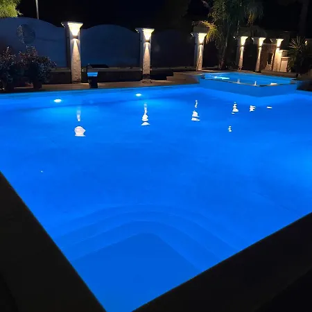Hotel apartamentowy Aquamarina Pavoncella Blu